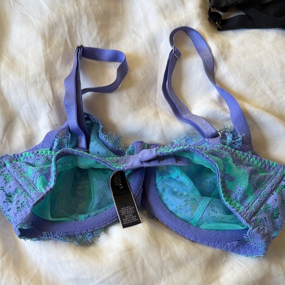 Victorias Secret Bundle of 3 Unlined Lacy Bras - 34D - Picture 10 of 10